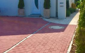 Neues Zimmerapartment mit Bad